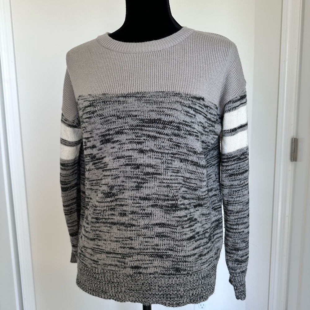 Women’s Wet Seal Marled Crewneck Sweater-size M